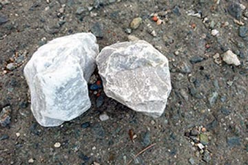 福岡県 ロックガーデン用 グリ石 (100-150㎜) 4tダンプ 2.4立米 配達